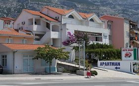 Apartments With A Parking Space Makarska - 6693